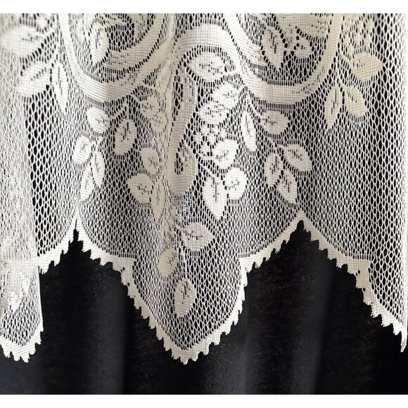 Heritage Lace Cream Valance 19"L x 64"W - Picture 3 of 11